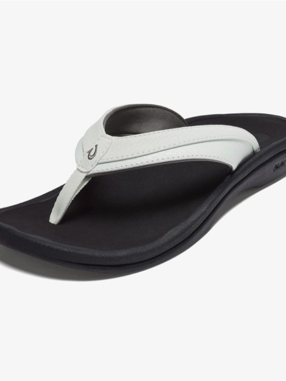 OluKai Women's White and Black Kea Leather Thong Sandal